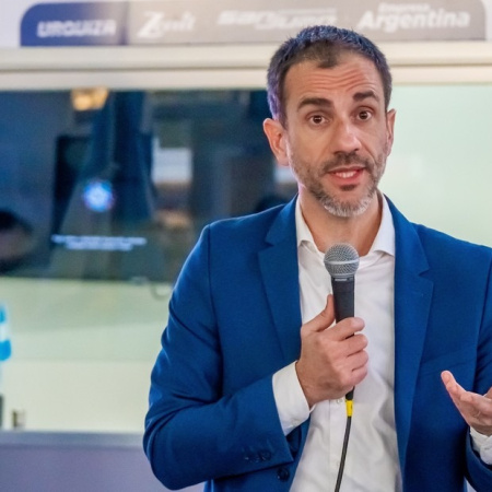 El senador Petrecca presentó un proyecto para que todas las escuelas bonaerenses tengan psicólogos  