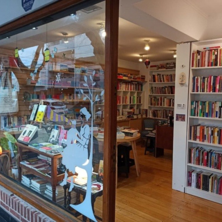 Alerta en librerías de La Plata por la posible derogación de dos leyes nacionales