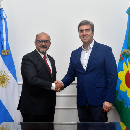 Luján firmó un acuerdo de cooperación con India para atraer inversiones y turismo  