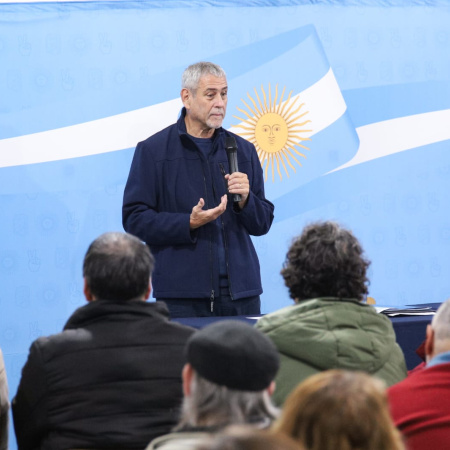 Ferraresi recorrió el norte bonaerense y pidió "unidad de abajo hacia arriba" para ganar