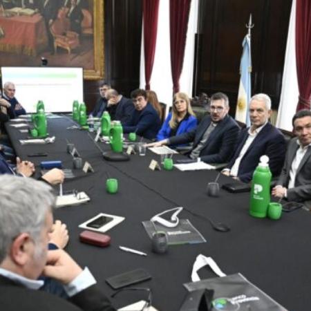 Morosidad en alza: Magario reunió a intendentes del kicillofismo