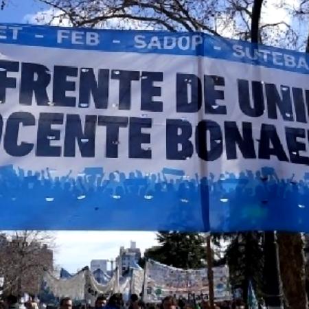 Docentes y estatales de FUDB aceptaron la suba del 7% y Kicillof cerró la paritaria hasta septiembre