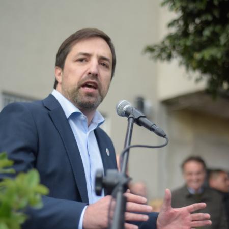 Kreplak rechazó el proyecto libertario para arancelar la salud a extranjeros