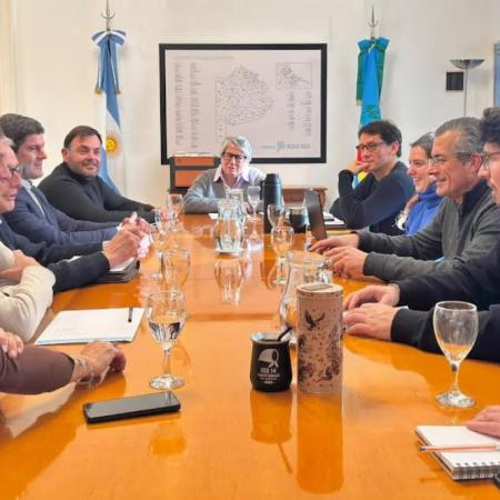 El Foro de Intendentes Radicales llevó reclamos educativos a la Provincia