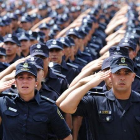 LLA reclama datos sobre las bajas, los salarios y la dotación de la Policía Bonaerense