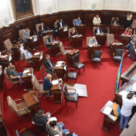 La Plata impulsa un programa municipal para ayudar a familias sobreendeudadas