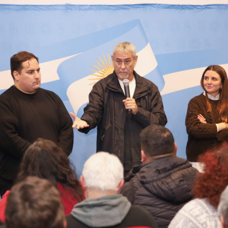 Ferraresi recorrió San Miguel y propuso replicar el modelo deportivo de Avellaneda en la provincia