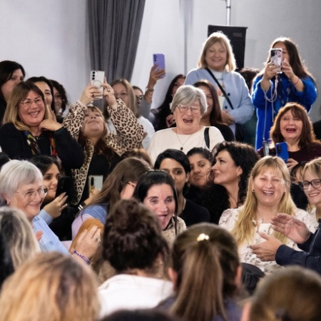 Malena Galmarini y Sergio Massa presentaron el documento "Abrazar, organizar y gobernar" en el Encuentro de Mujeres