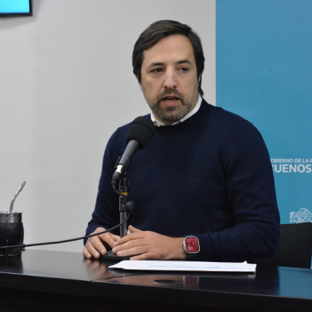 Kreplak alertó que más de la mitad de las camas de hospitales bonaerenses son ocupadas por afiliados a obras sociales