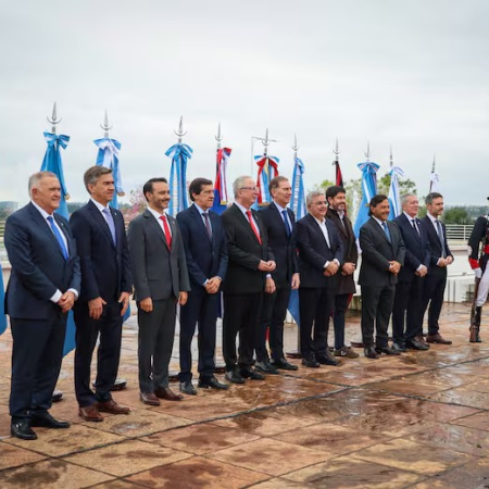 Gobernadores del Norte Grande pidieron tarifa eléctrica diferenciada y obras de gas: "Funcionamos a leña"