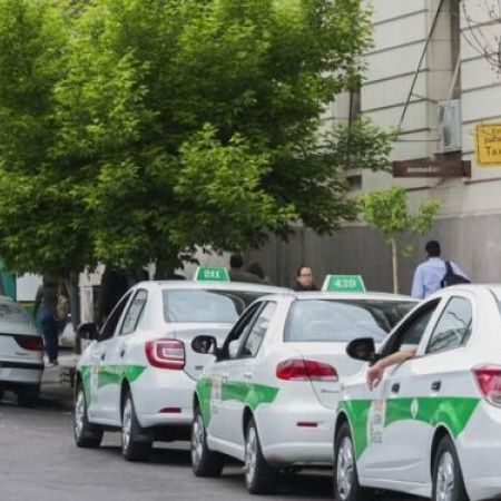 Taxistas de La Plata piden llevar a 18 años la antigüedad de los autos y ayuda financiera para renovar la flota