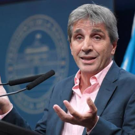 Caputo abrió los créditos en dólares para todas las empresas y los bancos podrán prestar hasta el 15% de sus depósitos