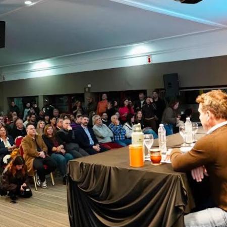 Alak encabezó en Ituzaingó una nueva clase de formación política del PJ bonaerense