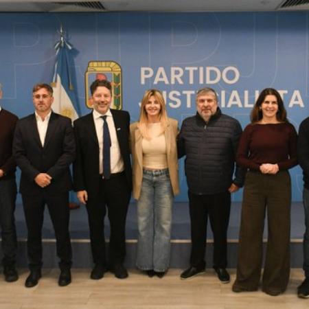 Intendentes peronistas fueron a ver a Mayans y apuraron la unidad del PJ