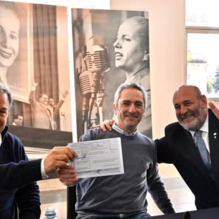 Cúneo firmó su afiliación y destapó su candidatura para 2027