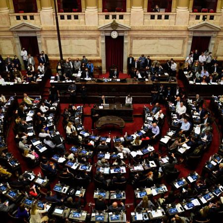 Deuda de tarjetas y billeteras virtuales: la oposición busca unificar proyectos y ponerle plazo en Diputados