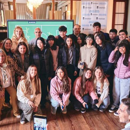 Carlos Casares es pionero en la Provincia: incorporó pizarras interactivas en escuelas secundarias