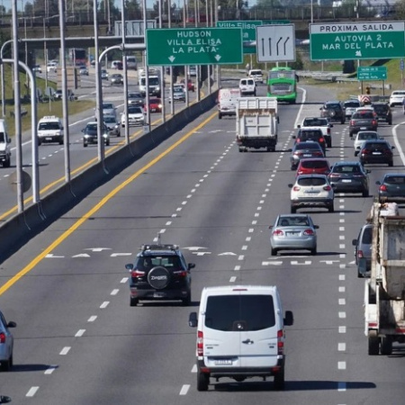 Desde hoy rigen duras multas por evadir el peaje en la Autopista La Plata - Buenos Aires: hasta $684.300