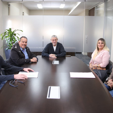 Ferraresi se reunió con pymes y alertó por el cierre de 35 mil empresas desde que asumió Milei