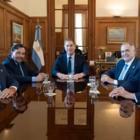 Sáenz, Jalil, Valdés y Jaldo se reunieron con Santilli en Casa Rosada con reclamos por rutas, tarifa eléctrica y obra pública del Norte Grande