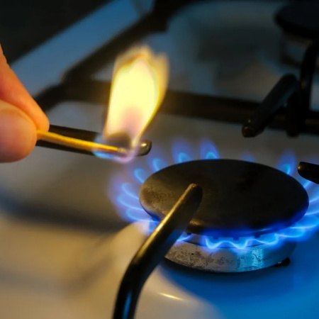 Motosierra al subsidio del gas: Milei busca recortar la zona fría y 94 ciudades bonaerenses pagarían más caro