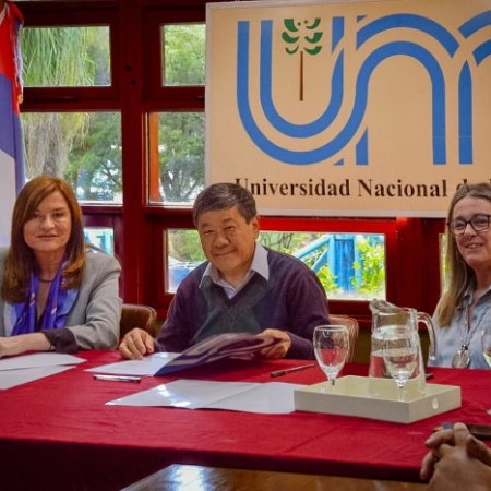 Kicillofismo federal: el Ministerio de Mujeres de PBA selló alianza con la Universidad de Misiones