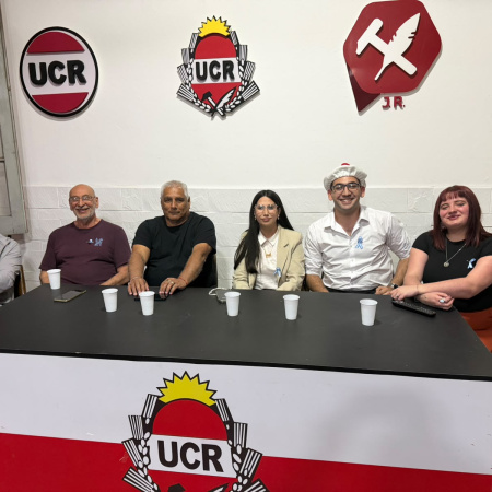 La UCR de Lanús renovó su conducción con Ayelén Curlo al frente, la presidenta más joven de su historia