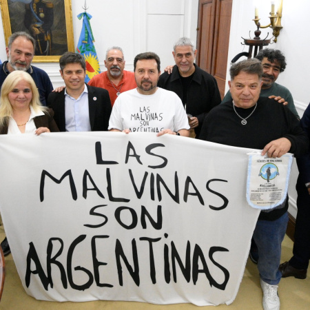 Kicillof recibió a veteranos y familiares de Malvinas para avanzar en derechos y memoria histórica