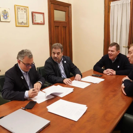 Tensión violeta y amarilla: por qué se empantana el pacto LLA-PRO en territorio bonaerense