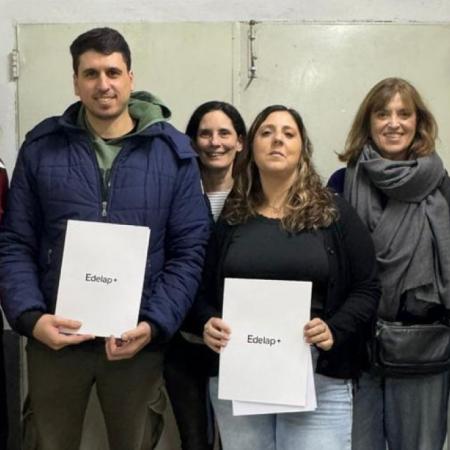 EDELAP lanza puntos de carga solar construidos por alumnos de escuelas técnicas de Berisso y Ensenada