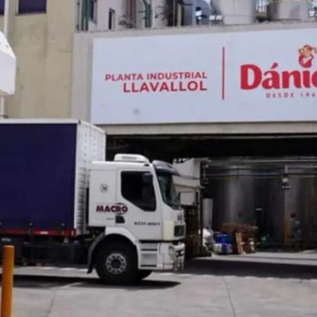 Trabajadores de Dánica acampan contra el cierre de la planta de Llavallol