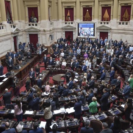 La oposición volvió a marcarle la agenda al Gobierno por discapacidad y endeudamiento