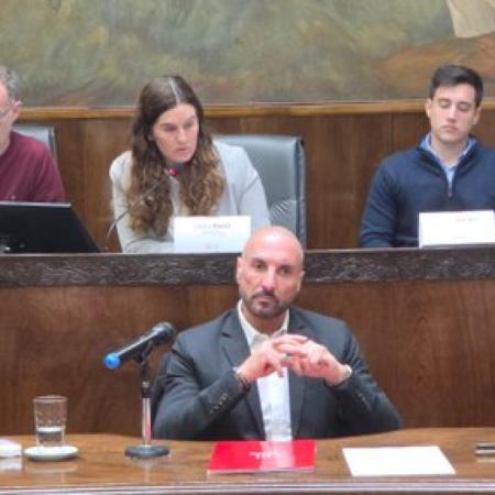 Ghi no asistió a la interpelación por la inseguridad y envió a su secretario