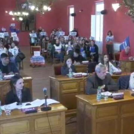 Junín creó un procedimiento para asistir a familias sobreendeudadas