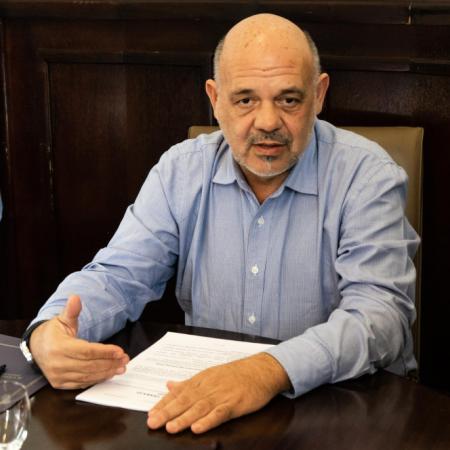 Curestis defendió a Milei y acusó al PJ de buscar “armar un relato”