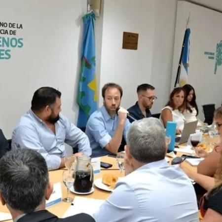 Docentes se suman a estatales y judiciales y reclaman reabrir la discusión salarial
