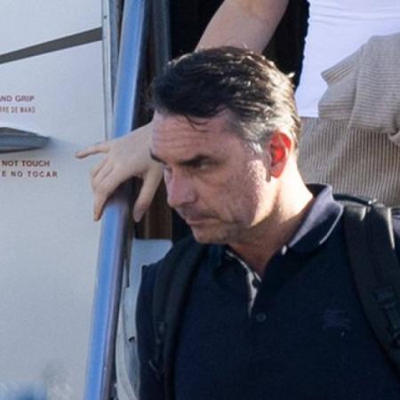Flávio Bolsonaro huyó a Estados Unidos, agradeció a Milei y se autoproclamó presidente de Brasil