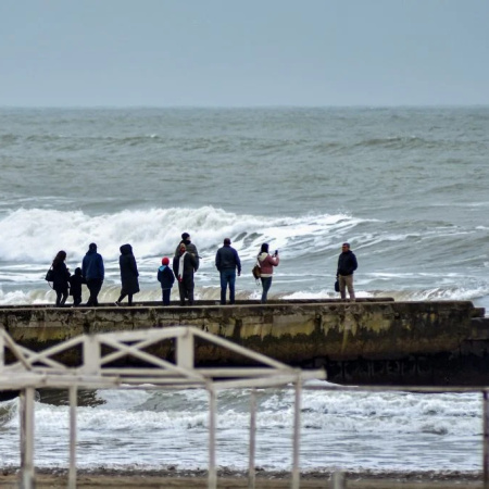 Frío y cancelaciones: flojo fin de semana largo en Mar del Plata con menos del 50% de ocupación