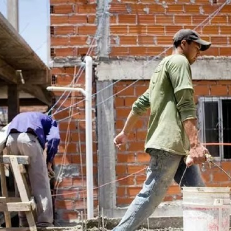 El empleo privado formal no levanta: ya son 14 meses seguidos de caída y se perdieron 134 mil puestos en el año