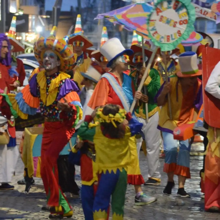 Kicillof destinará $80 millones para financiar murgas y comparsas en el Carnaval 2027