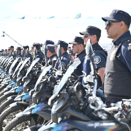 Salud mental: piden asistencia psicológica para policías y más psicólogos en escuelas bonaerenses