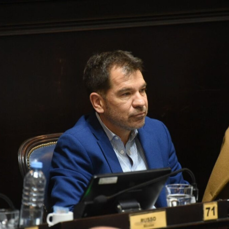 De cara a 2027, Di Cesare postuló a Massa y puso a Andreotti como ejemplo de gestión
