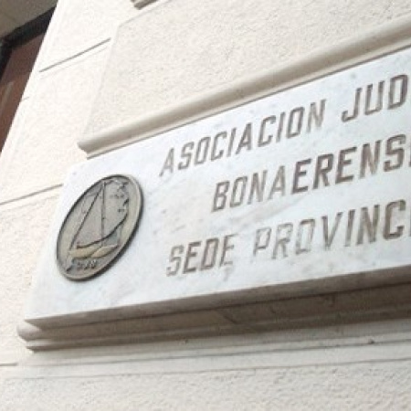 Judiciales bonaerenses aceptaron el 6% en dos cuotas y la paritaria vuelve en diciembre