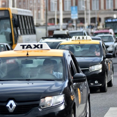 Taxistas y remiseros de Mar del Plata piden subir la tarifa un 27% desde diciembre