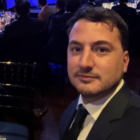 Agustín Romo cuestionó la situación judicial de Flávio Bolsonaro en Brasil