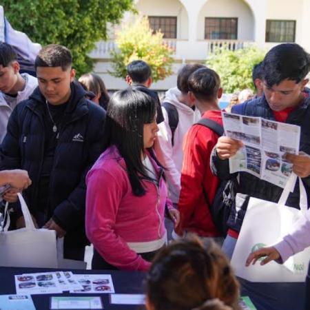 Cientos de estudiantes participaron de la Expo Universidades