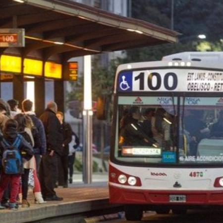 Colectivos en crisis en el AMBA: 104 líneas reducen sus servicios nocturnos