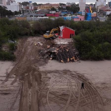 La Costa demolió un balneario y retirará otros cuatro